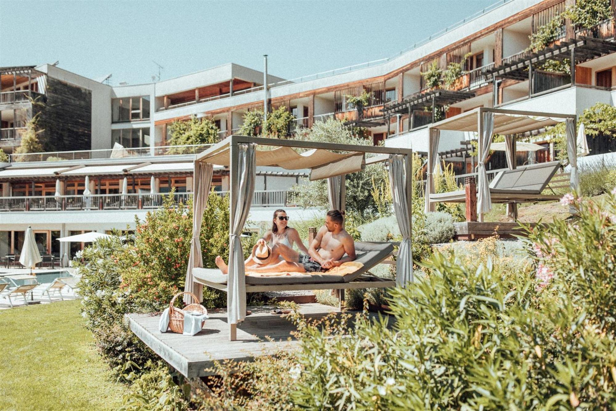 Biohotel Theiner'S Garten Lana Bagian luar foto